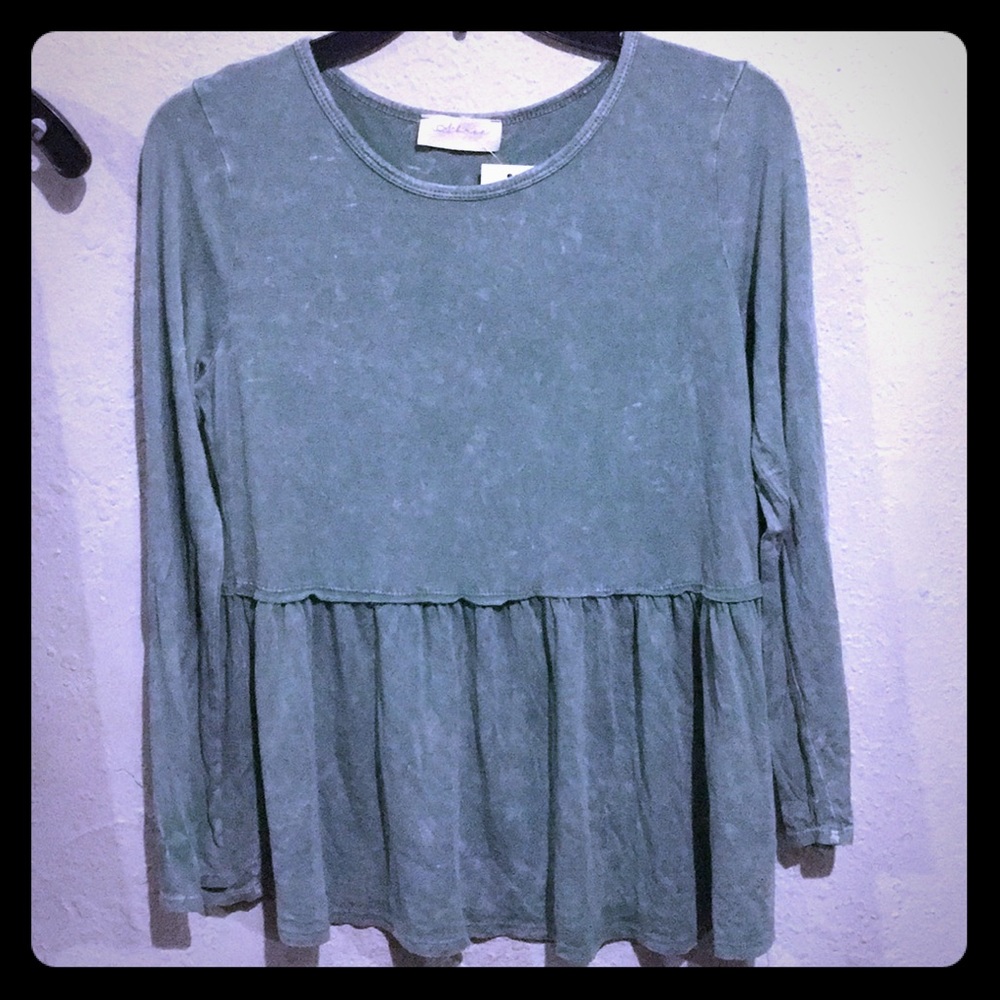 Sage Distressed Knit Top ! 😍💄